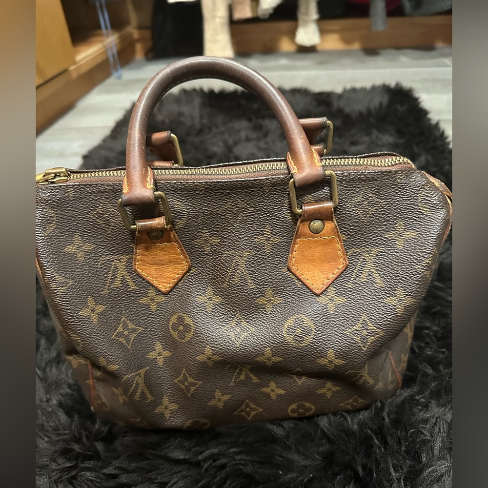 Authentic Louis vuitton speedy bandouliere 30 purse